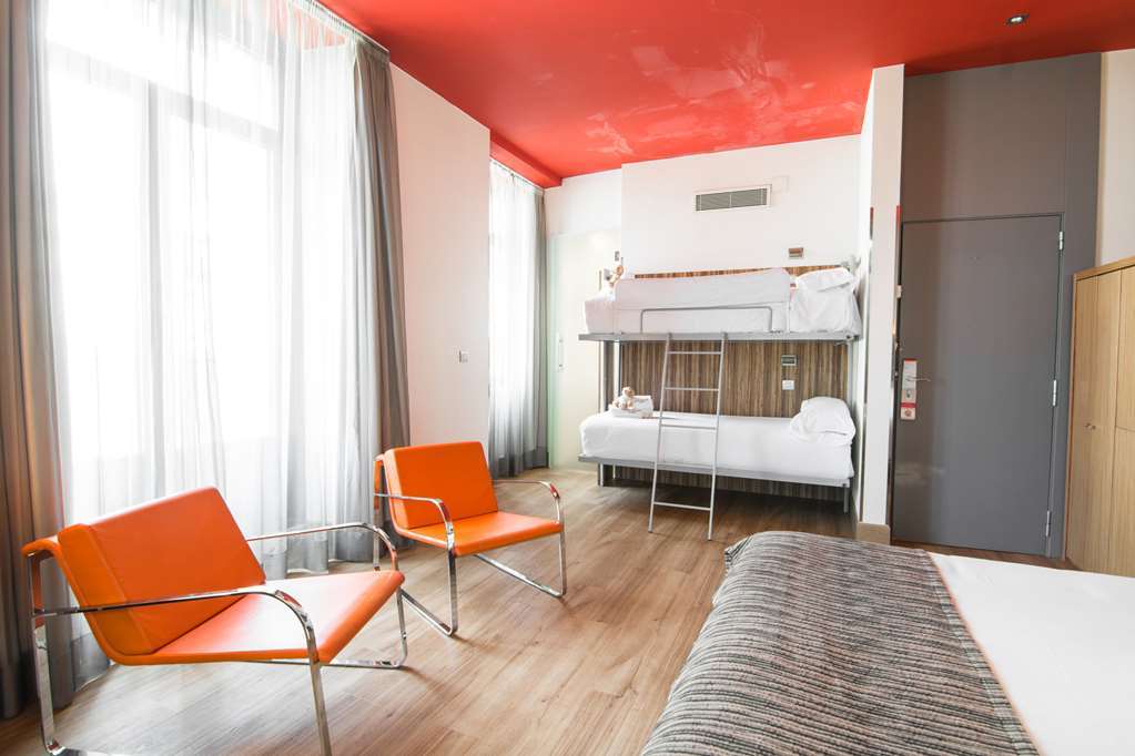 Petit Palace Plaza Del Carmen Madrid Room photo